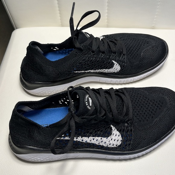 Nike sneakers, size 8 - Picture 3 of 7